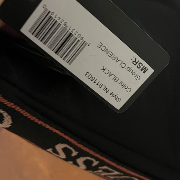 NWT guess purse . Selling to pay for post chemo - Picture 3 of 6